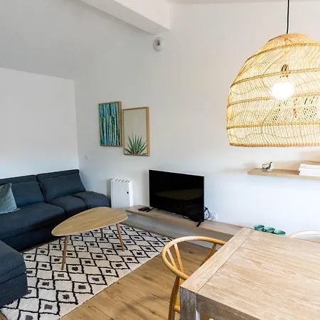 Apartment High-end Penthouse 3min Away From Cathedral Vut-co-2301