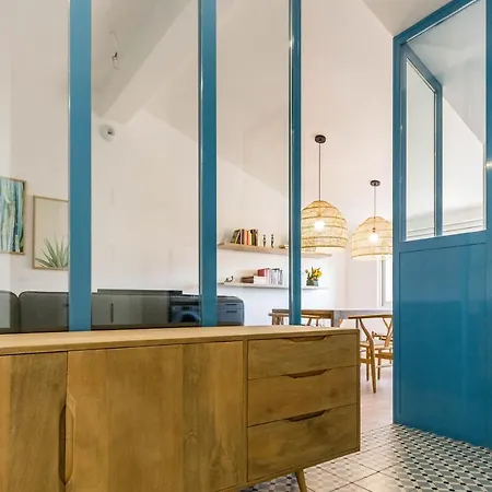 High-end Penthouse 3min Away From Cathedral Vut-co-2301 *