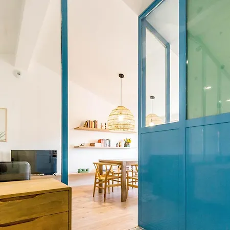 High-end Penthouse 3min Away From Cathedral Vut-co-2301