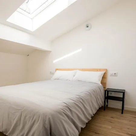 High-end Penthouse 3min Away From Cathedral Vut-co-2301 *